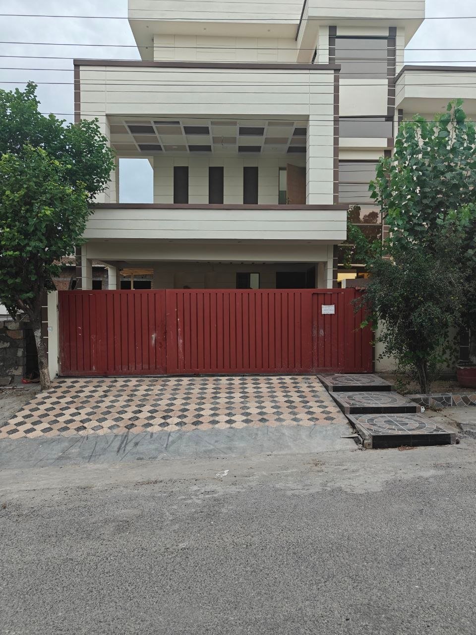 ادارہ زبانِ عربی کی مرکزی عمارت کا بیرونی منظر